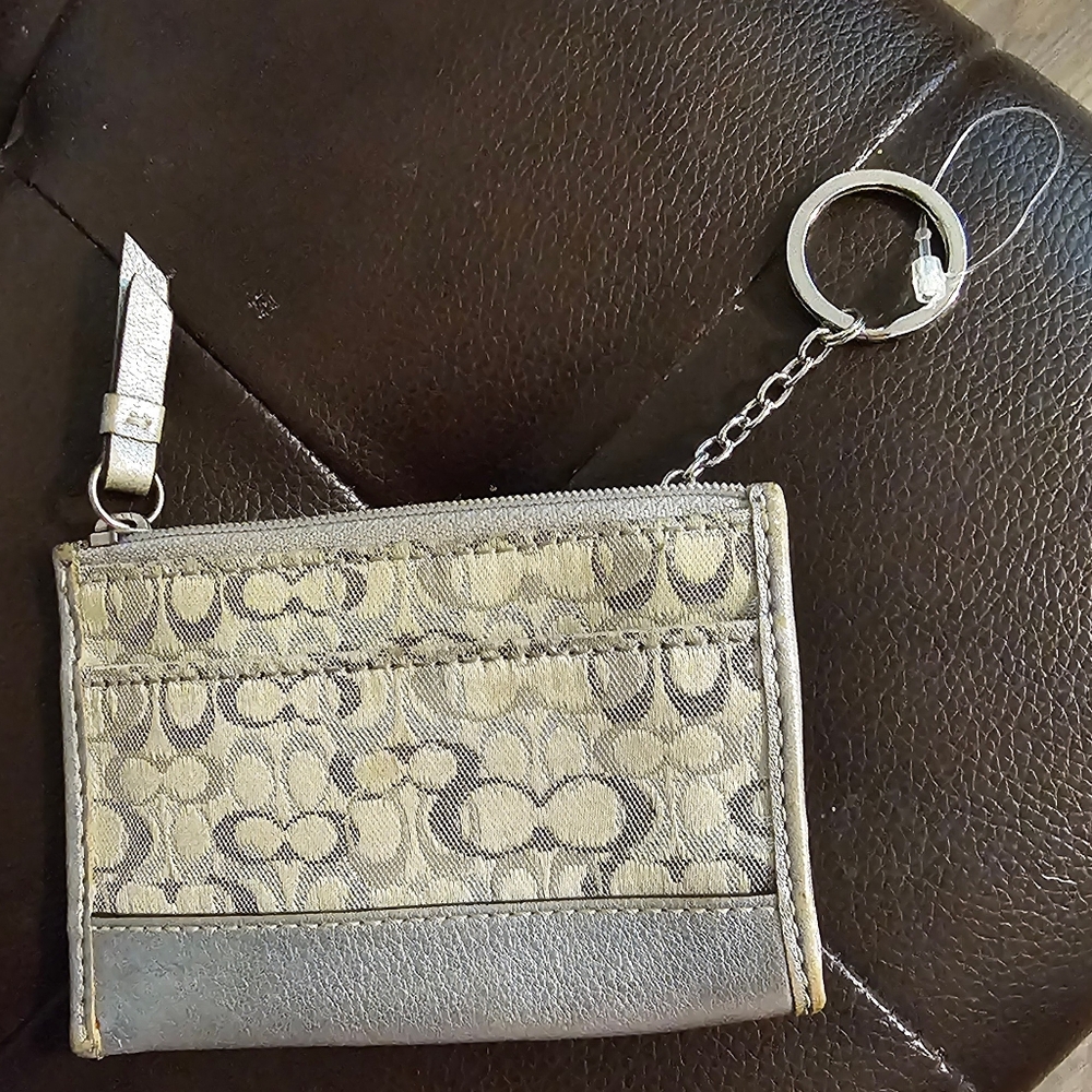 Coach Metallic Silver Jacquard Slim card case with key ring EUC - Picture 11 of 13